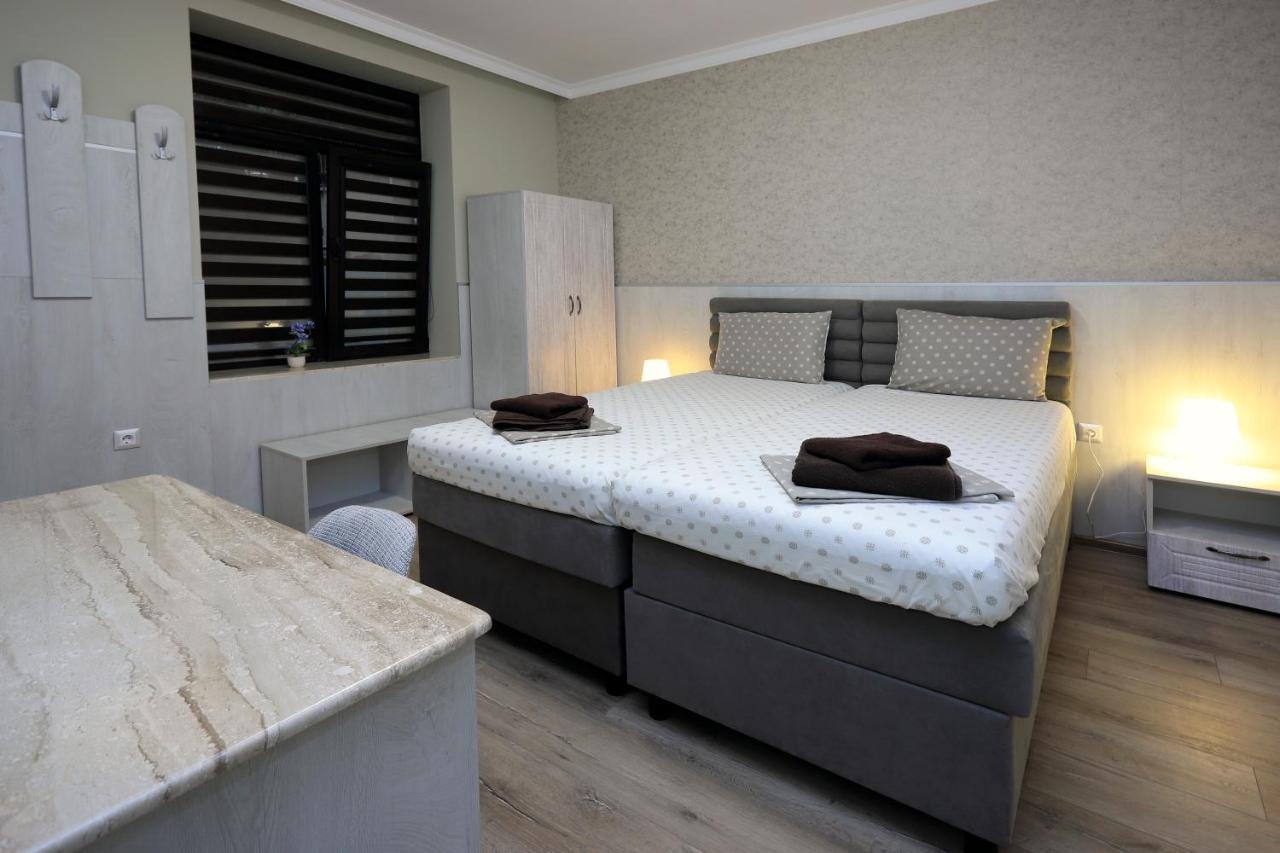 Къща За Гости Кребс Guesthousekrebs Shumen Exterior foto