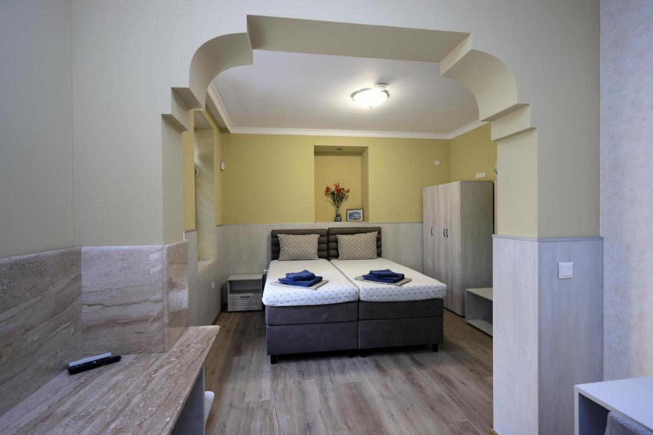 Къща За Гости Кребс Guesthousekrebs Shumen Exterior foto