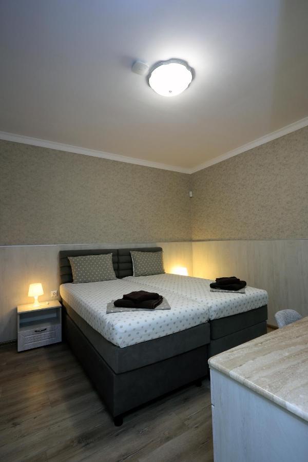 Къща За Гости Кребс Guesthousekrebs Shumen Exterior foto