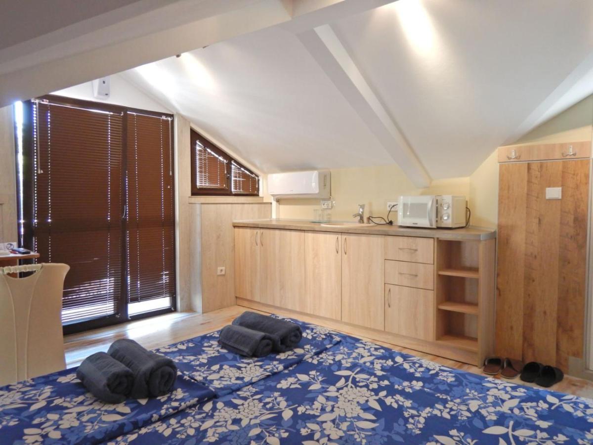 Къща За Гости Кребс Guesthousekrebs Shumen Exterior foto